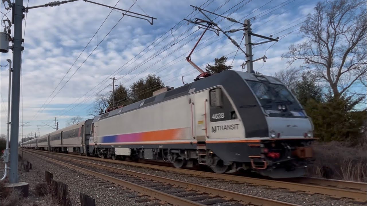 NJ Transit ALP-46 #4628 NJCL Train 3260 Leonard Ave Oceanport NJ