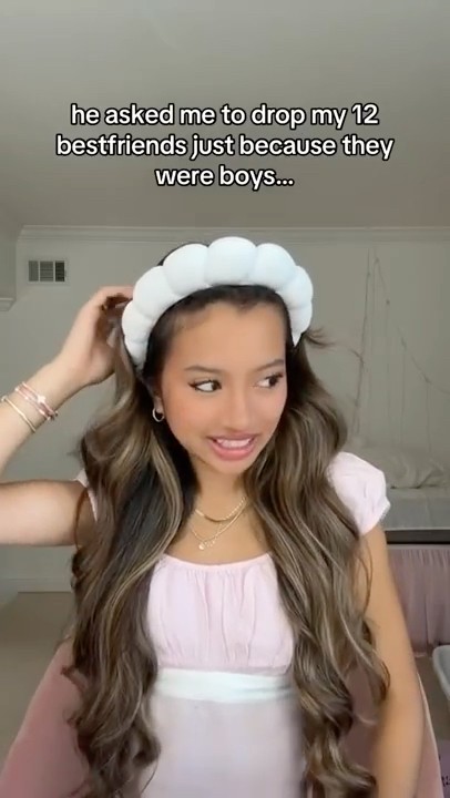 what’s your opinion on guy friends ?! #relatable #funny #bellaluu