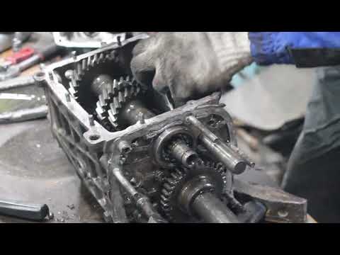 Video: How To Remove A VAZ Gearbox