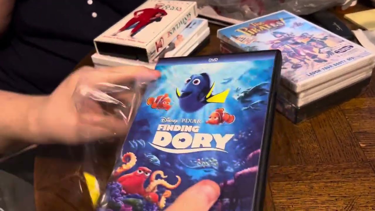 Finding Dory DVD Unboxing