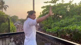 Crowd of millions of people to see Shahrukh Khan