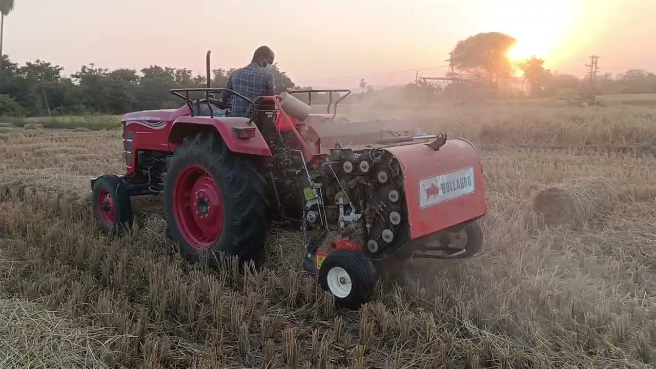 Mahindra Yuvo Tech+475 DI - BULLAGRO Round Baler