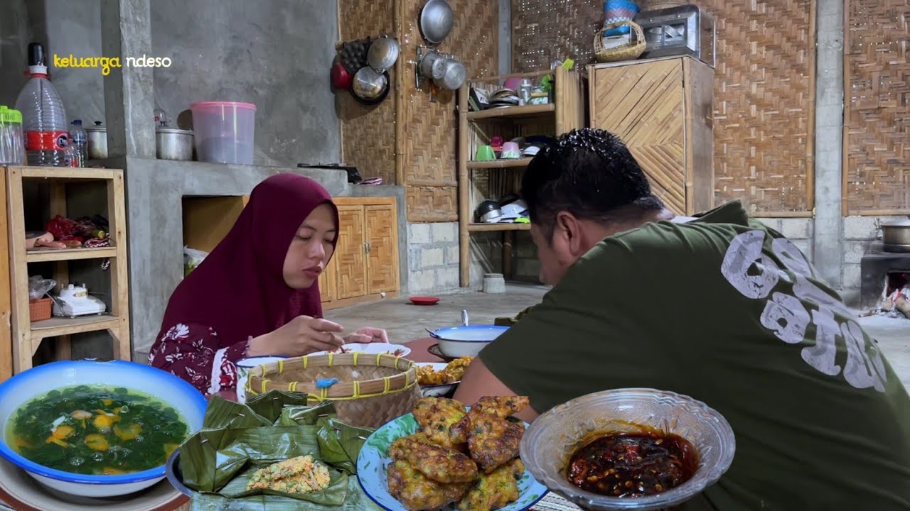 Nikmat nya,botok pokak teri, sayur bening kelor, bakwan jagung,sambel kecap , masakan desa 
