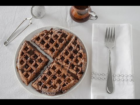 Video: Waffles De Chocolate Con Crema De Mantequilla