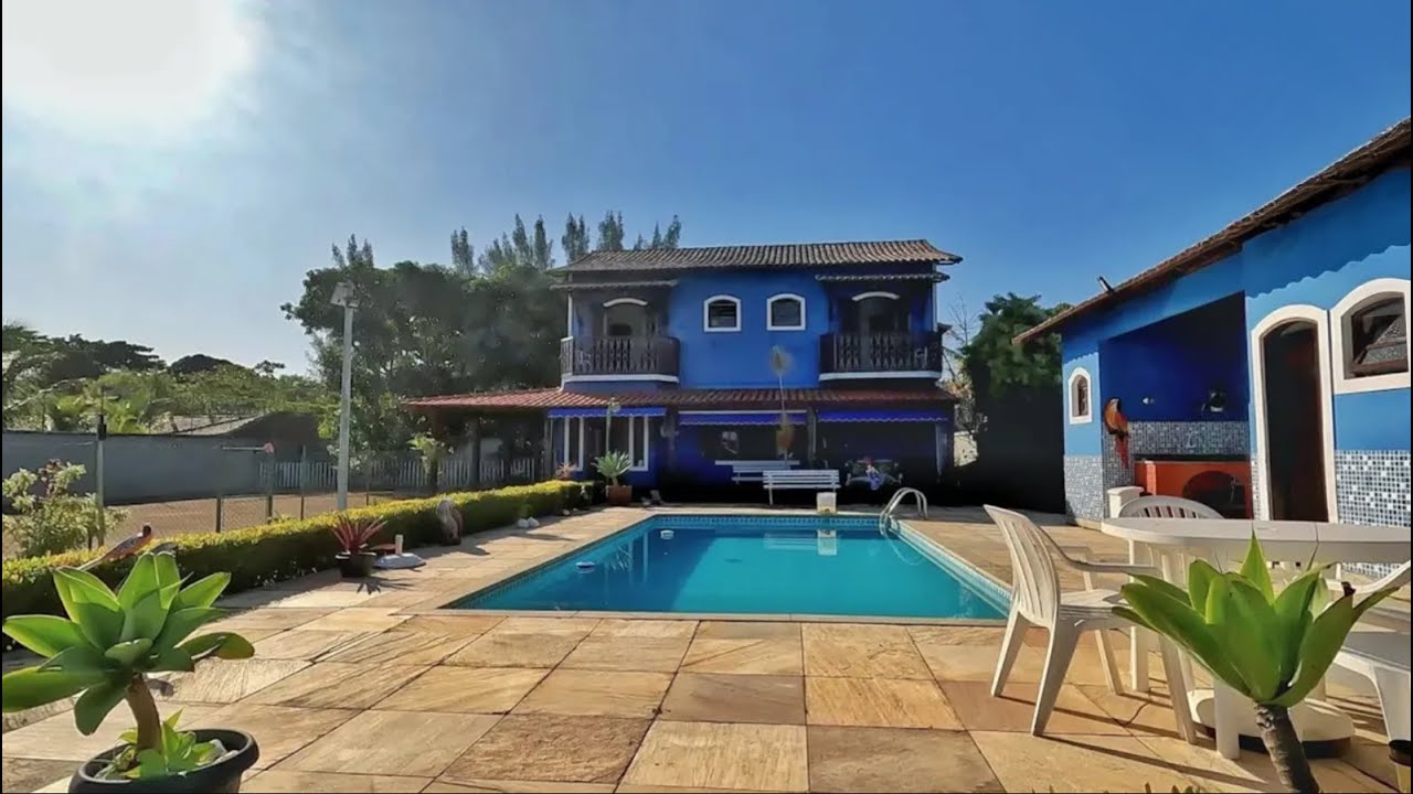 CASA FRENTE À LAGOA COM 2 TERRENOS E 6 SUÍTES | 1280m² | ARARUAMA REGIÃO DOS LAGOS RJ