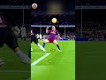 هؤلاء الحراس أذل وا المهاجمين مثل ميسي في أفضل حالاته     