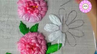 Dildo bilan yaqindan masturbatsiya qilish