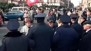 07 11 2014 Одесса  Сотрудники милиции не дали пройти сторонникам  КПУ  по улицам города  Украина нов