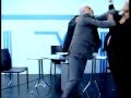 من اجل بشار الكلب تشاجر و تشابك بالايدي