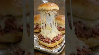 ?? Cheesy Roast Beef Sliders (Only 4 Ingredients!)