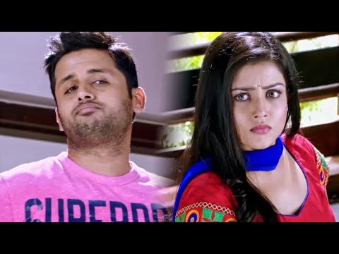 #Nithiin घरवालो के सामने हिरोइन की टांग खिच रहा है | #Mishti Movie Scene