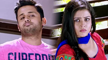 #Nithiin घरवालो के सामने हिरोइन की टांग खिच रहा है | #Mishti Movie Scene