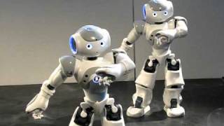 CeBIT 2011: Intel's dancing robots