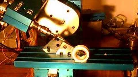 4 axis maxnc 10 running through some motions using EMC2