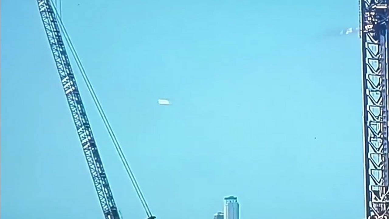 UFO filmed before SpaceX launch.