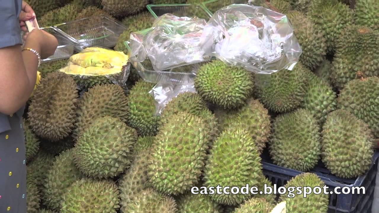 Choosing Durian in Yangon - YouTube