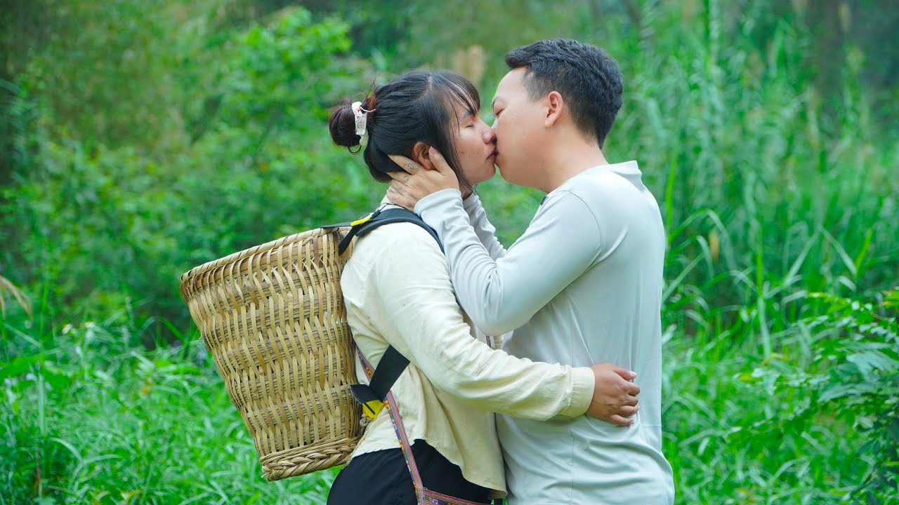 Трогательная встреча доброго полицейского и бездомной девушки