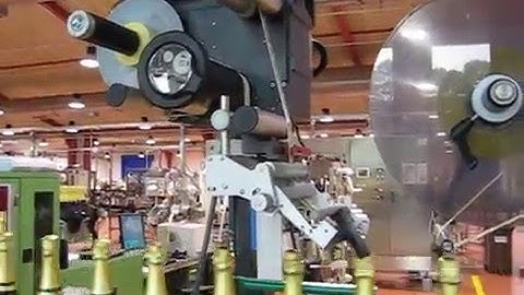 Label Applicator - Evolution with Rigid Peeler for Champagne Bottles Application