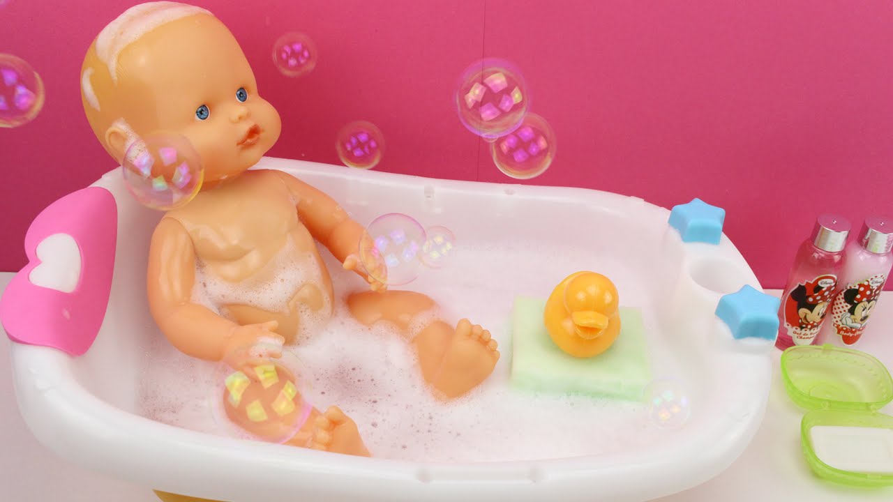 Bañera Bebe Nenuco de Famosa Nenuco baño de burbujas | Baby Doll Bathtime Nenuco - YouTube