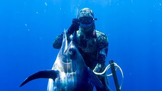 Spearfishing Marlin, Wahoo, Mackerel - From Hunting to Hunted Day 2