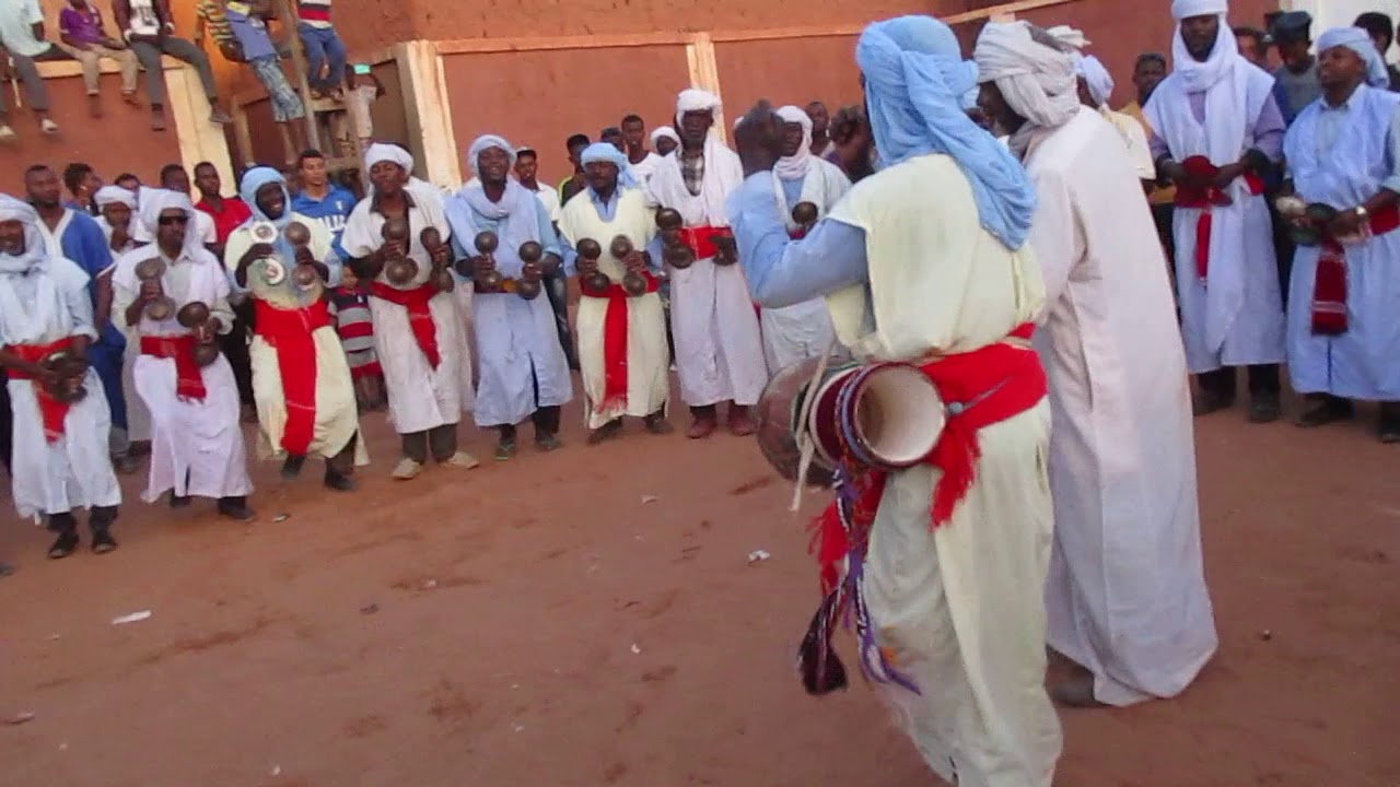 فرقة حمامة لجمعية تيفاوت للفلكلور المحلي اولادعيسى  شروين بقصر السهلة  ماي 2018 08