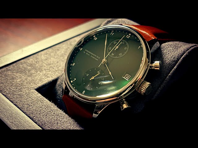 【絶賛】お洒落すぎるグリーン文字盤の腕時計。About Vintage 1815 CHRONOGRAPH STEEL / GREEN SUNRAY