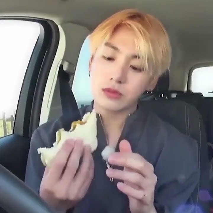 Kookie is enjoying bread🍞😚 #jungkook #bts