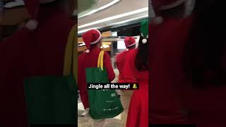 Carolers at the mall singing Jingle bells! 🔔🤩 #shorts #jinglebells #carolers