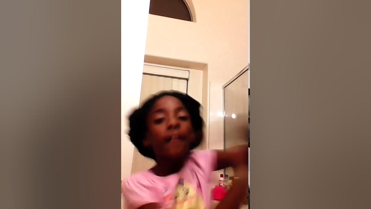 She said hola como estas YouTube