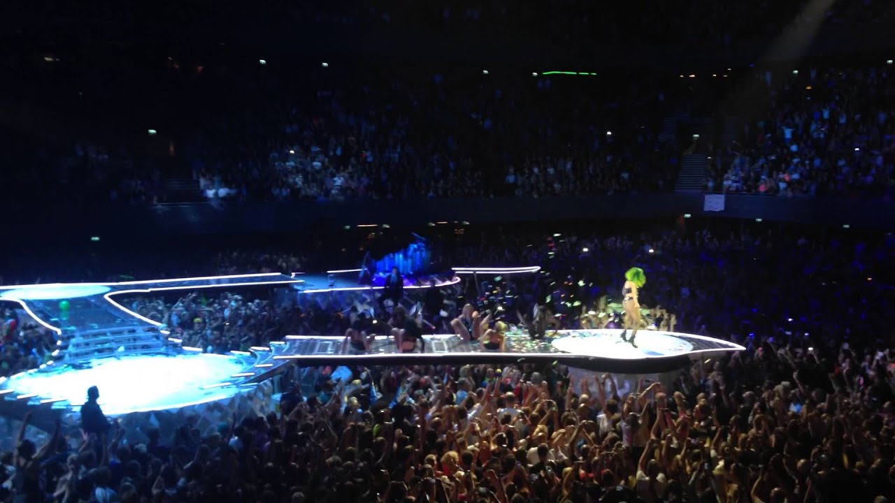 Lady Gaga Alejandro (Live Amsterdam)