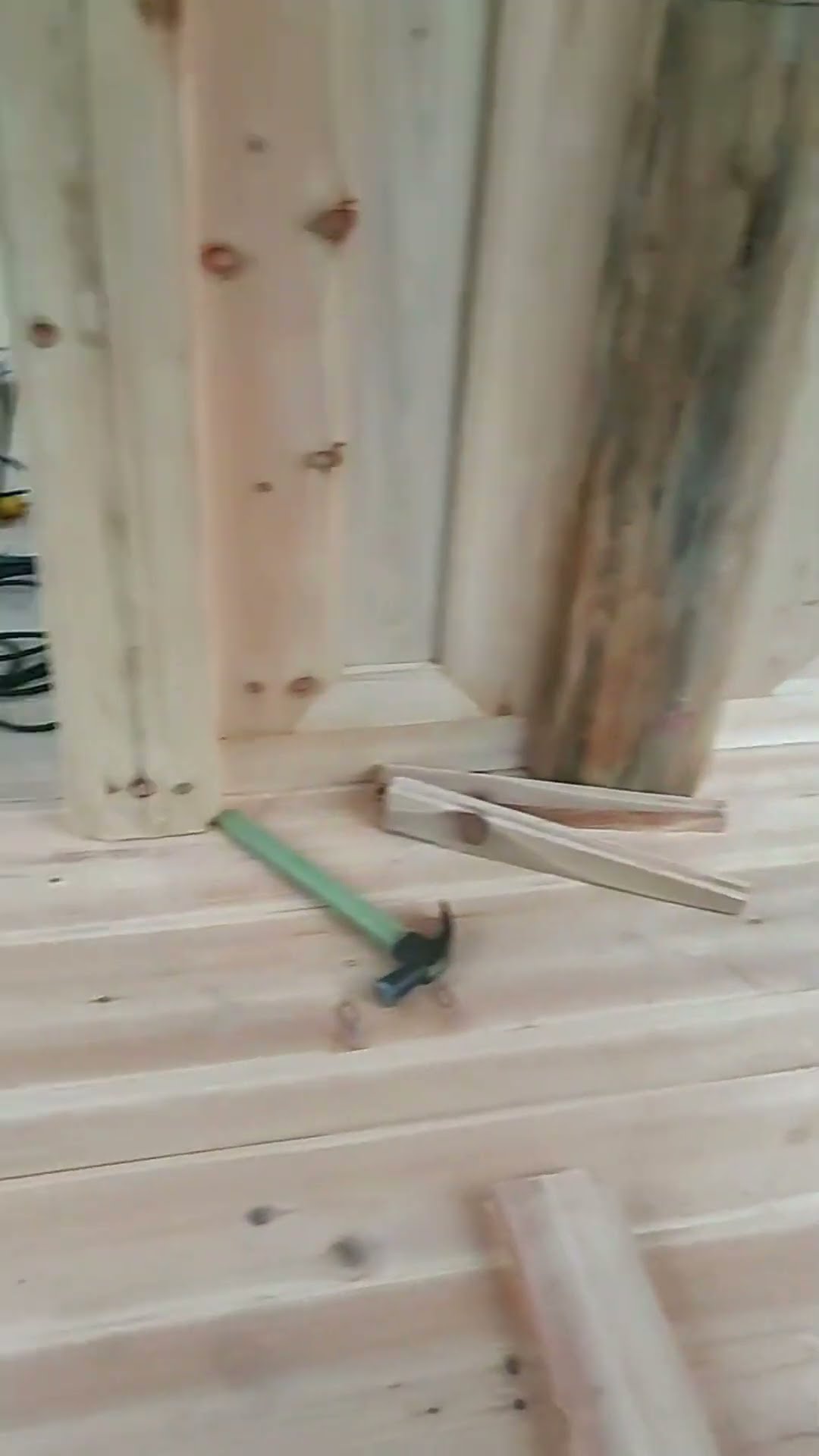 Wood floor narrow fixing process