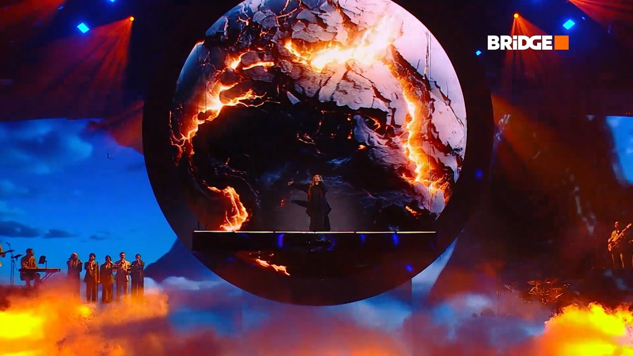 Анита Цой: 30 лет на сцене, безумные фанаты и трюки на шоу