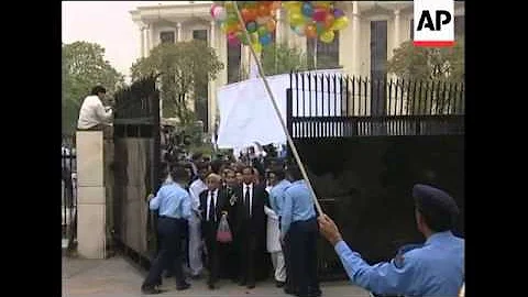 Chief Justice Iftikar Mohammed Chaudhry returns to...