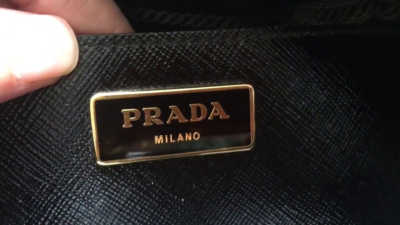 how to tell a real prada purse