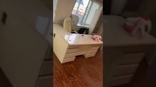 Витрина стеклянная для офиса с подсветкой