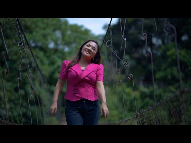 Averiana Barus  - Iyah Dage (Official Video Music) class=