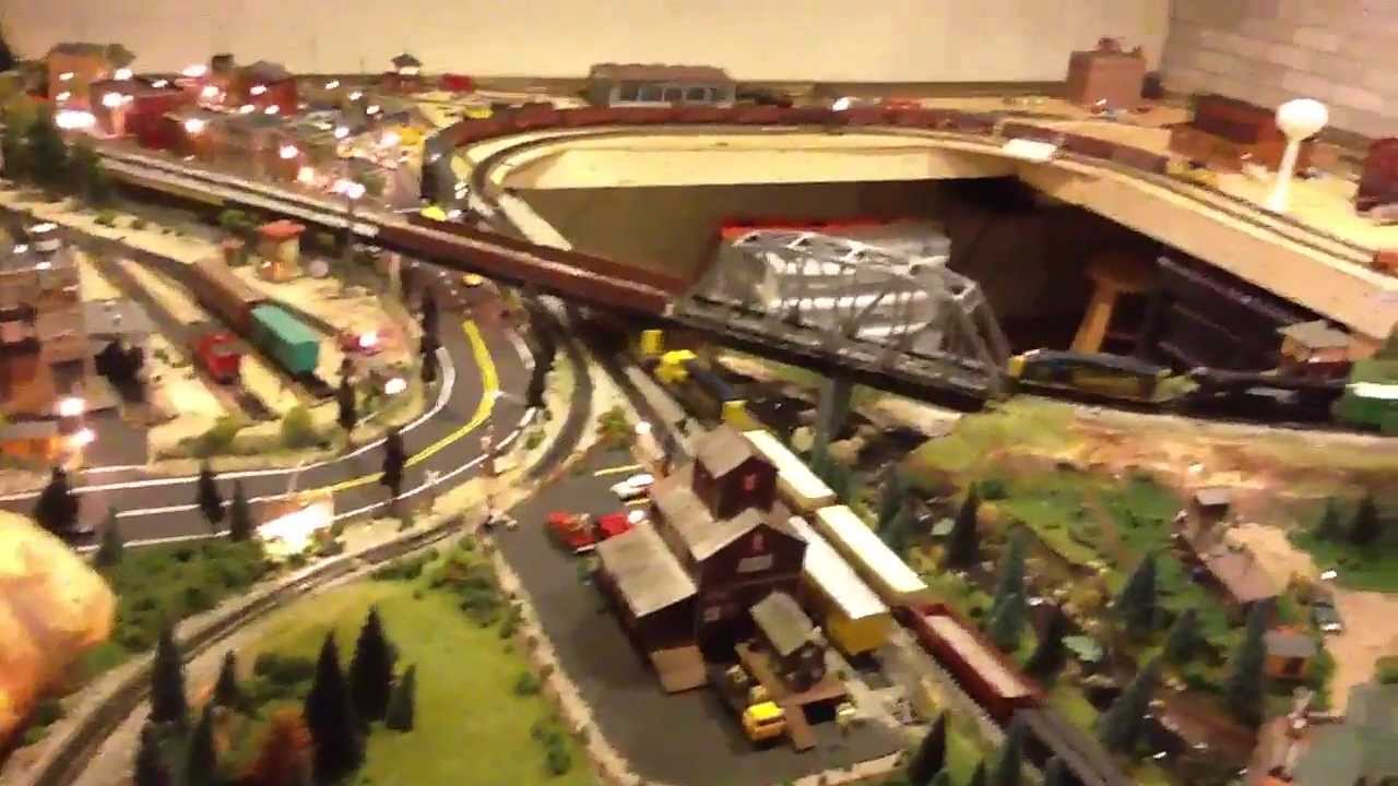 Train set layout - YouTube