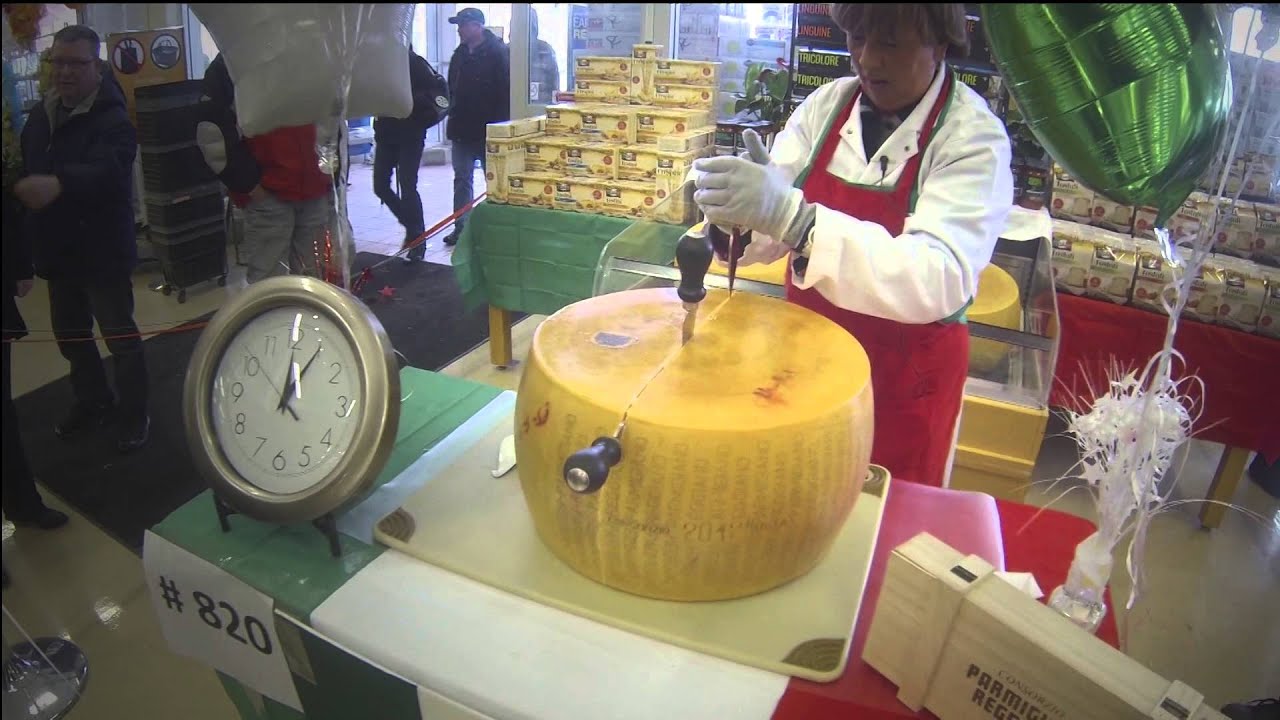 1008 Cheese Wheels cracked to break world record