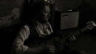 Gareth Dunlop - Devil Like You [Live Acoustic] Resimi