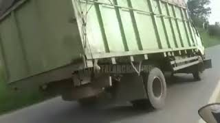 Truk oleng super greget