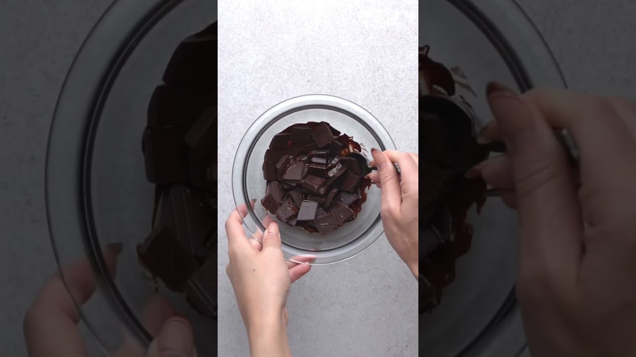 How To Melt Chocolate The Right Way Meltchocolate Chocolatelover