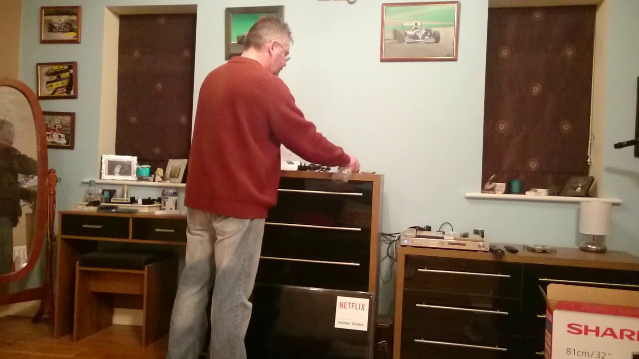 Sharp 32 inch smart LED HD TV AQUOS unboxing