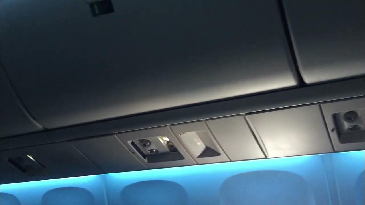 delta airline broken flashing lights - YouTube