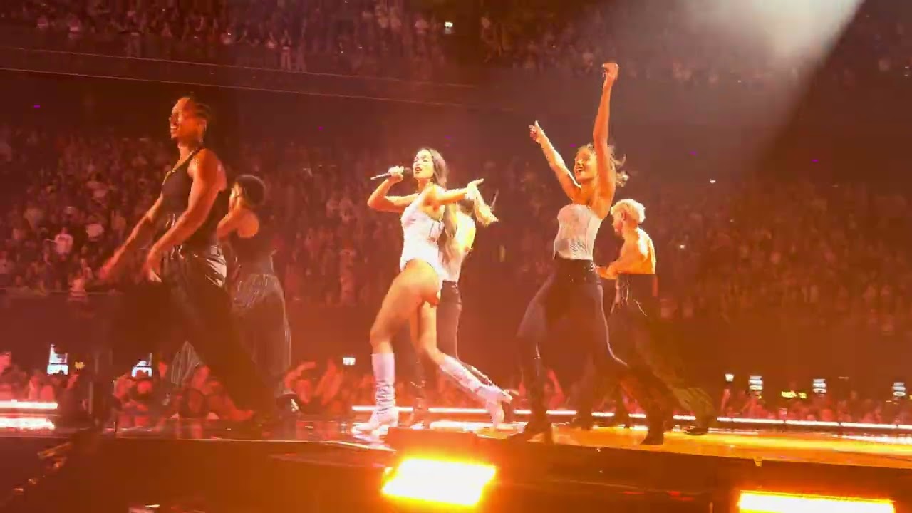 Dua Lipa - One Kiss - LIVE from Amsterdam 4K