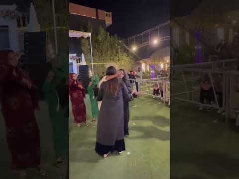 ابوي الحمدلله مامانعني القرايه بس قال لي بي طلاق علي ويقع فوق امك بي تلاته مابتقري لي مع اولاد لو