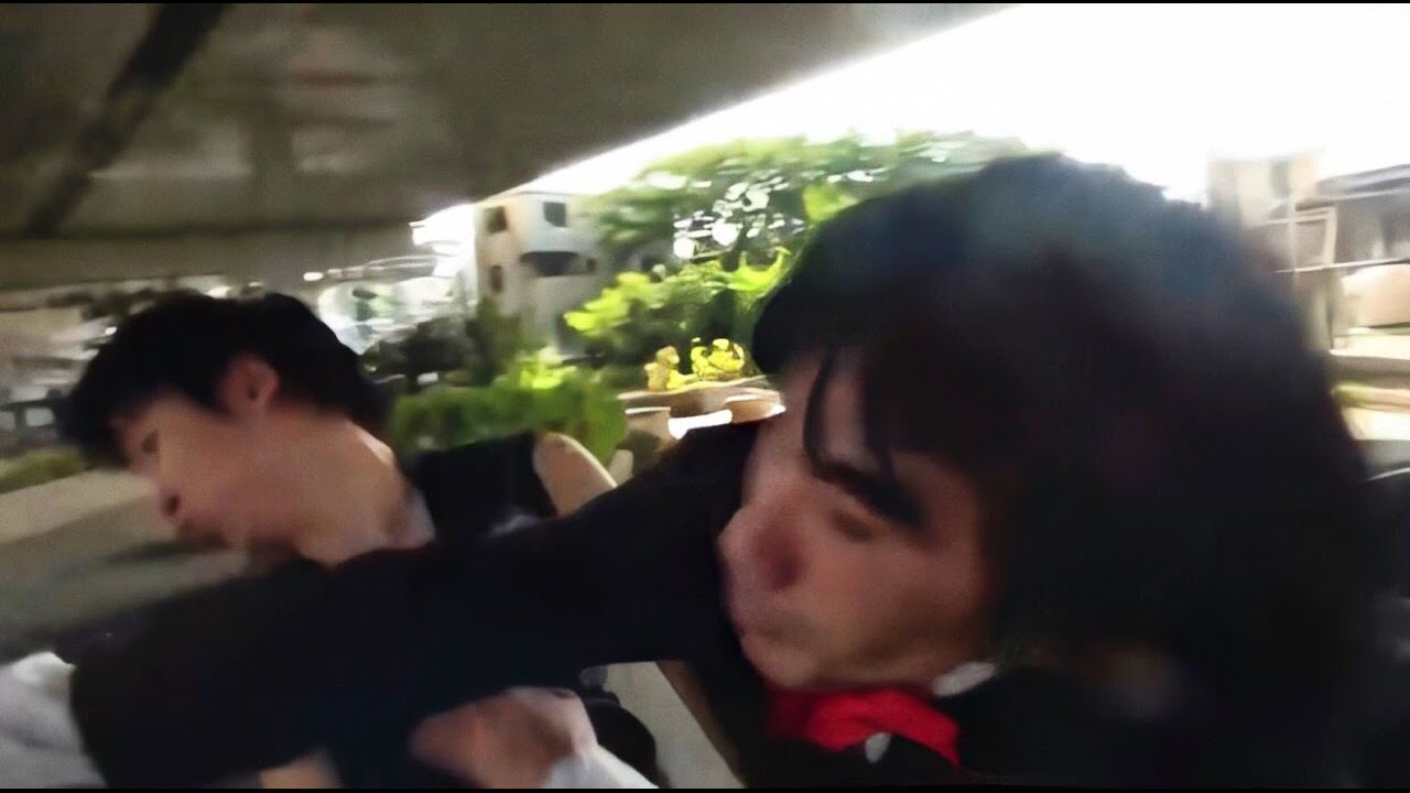 ア　シ　タ　ガ　ヤ　バ　イ