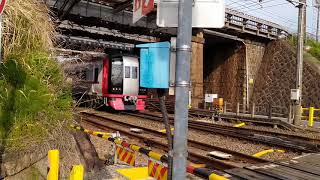 新車!!!２２３０系２２３３Fと、３１５０系３１６８F連結８両特急豊橋行きと、３５００系同士の、連結８両準急一宮行き西枇杷島１号踏切通過。