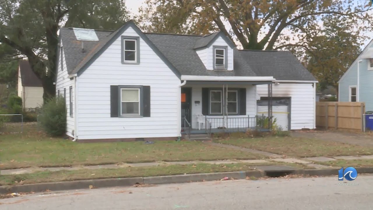 Neighbors help save Norfolk woman’s dogs from burning home - YouTube