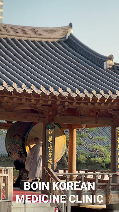 북소리에 집중을 하다보면 복잡했던 머리 속이 온전히 북의 울림으로 가득 채워집니다. 시끄러운 생각들을 도닥이며 온전한 나를 찾아갑니다.