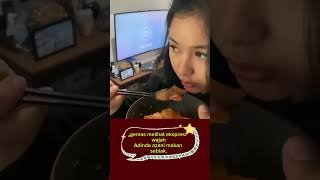 gemas melihat ekspresi Adinda azani makan seblak. #adindaazani #shorts